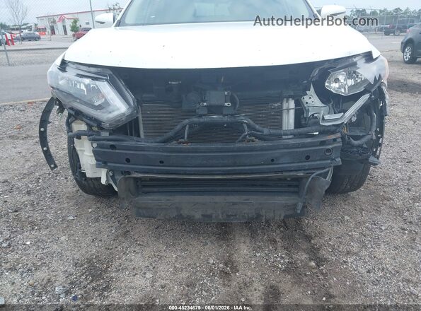 KNMAT2MT6JP606424 2018 NISSAN ROGUE White Front view