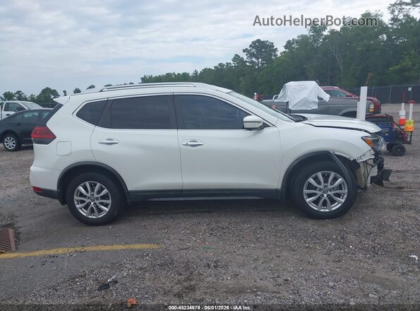 KNMAT2MT6JP606424 2018 NISSAN ROGUE White 360 interior view