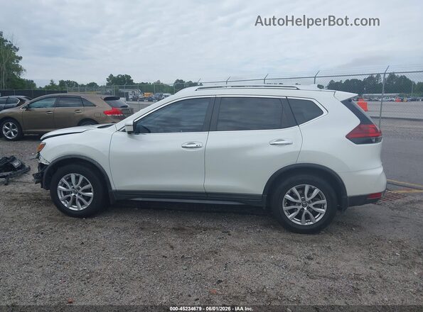 KNMAT2MT6JP606424 2018 NISSAN ROGUE White 