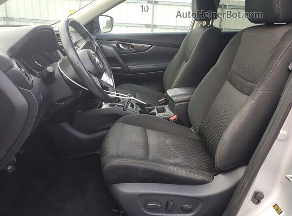 KNMAT2MT8JP537445 2018 NISSAN ROGUE Silver 