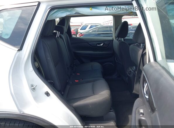KNMAT2MT9JP595872 2018 NISSAN ROGUE White Vista de la etiqueta del VIN