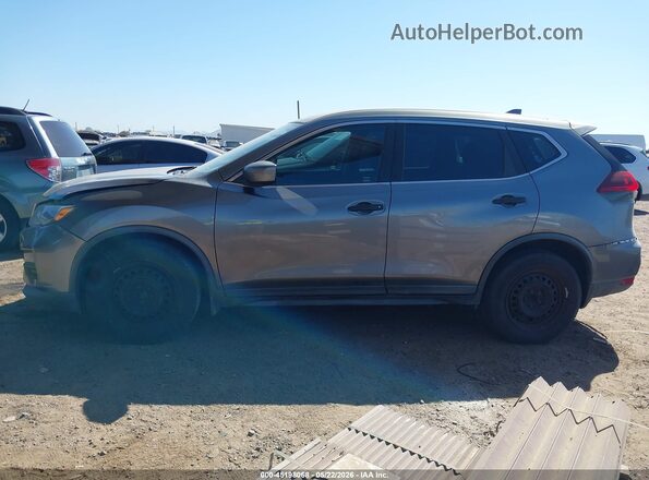 KNMAT2MTXJP510814 2018 NISSAN ROGUE Gray Rear interior view