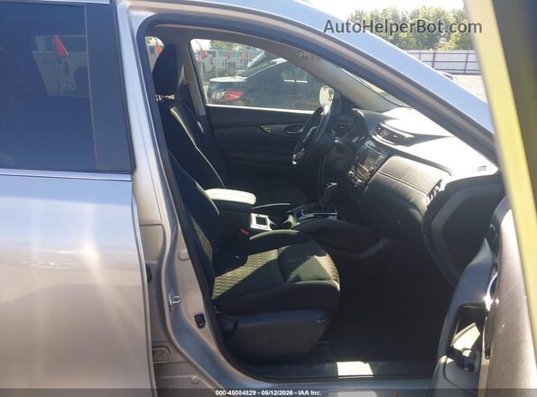 KNMAT2MTXJP586050 2018 NISSAN ROGUE Silver 