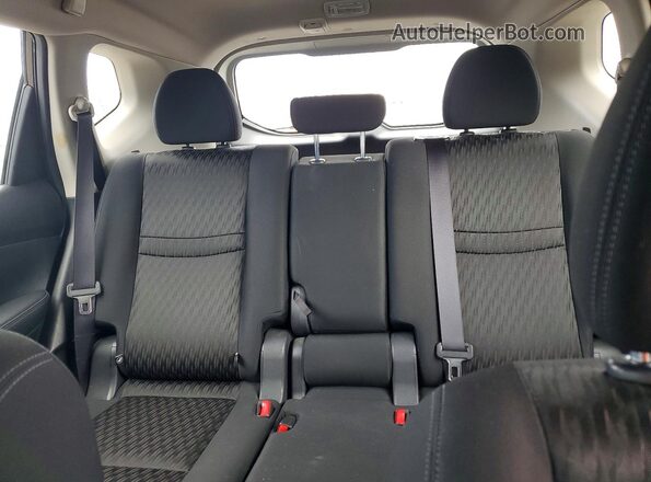 KNMAT2MV0HP527438 2017 NISSAN ROGUE Green 