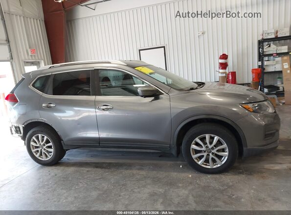 KNMAT2MV1JP505339 2018 NISSAN ROGUE Gray უკანა სალონის ხედი