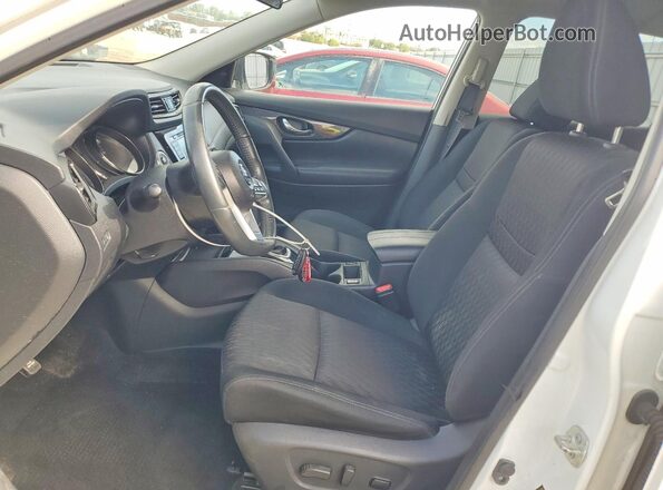 KNMAT2MV1JP540527 2018 NISSAN ROGUE Белый Вид салона спереди