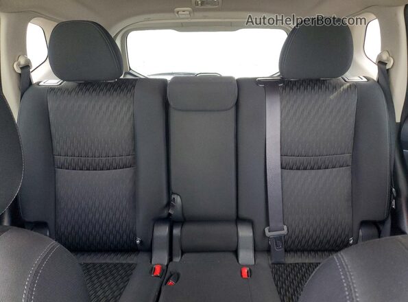 KNMAT2MV1JP540527 2018 NISSAN ROGUE Белый Вид задних сидений