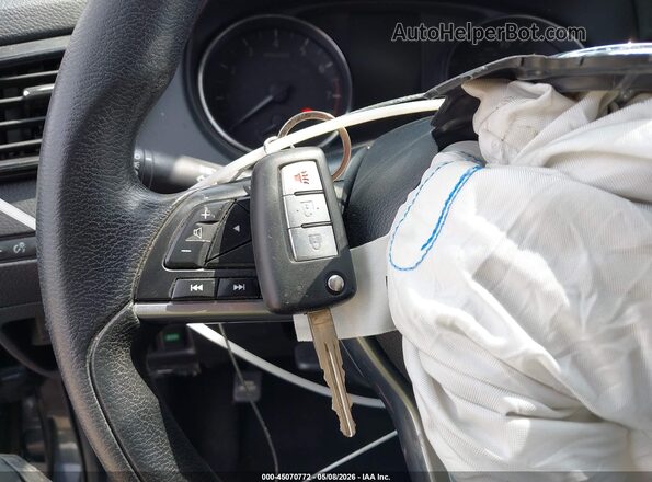 KNMAT2MV2JP544697 2018 NISSAN ROGUE Black Dashboard view