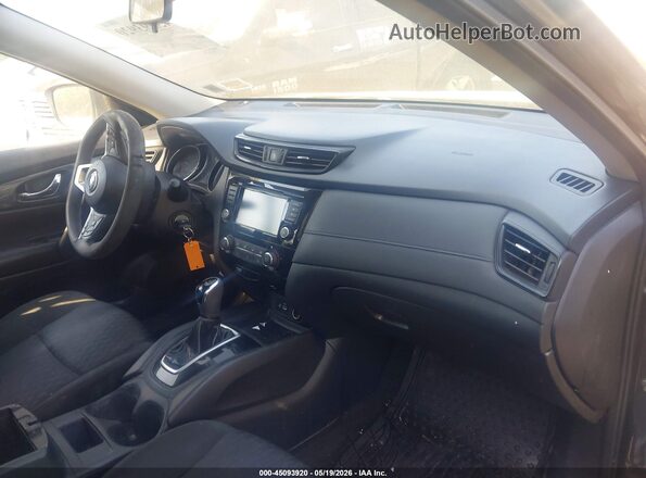 KNMAT2MV2JP568255 2018 NISSAN ROGUE Черный Вид салона спереди