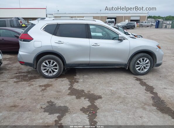 KNMAT2MV3HP613259 2017 NISSAN ROGUE Gray Vista interior trasera