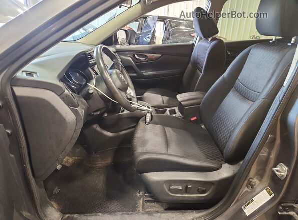 KNMAT2MV4HP558868 2017 NISSAN ROGUE Gray Widok wnętrza z przodu