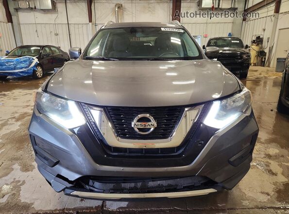 KNMAT2MV4HP558868 2017 NISSAN ROGUE Gray Widok z przodu