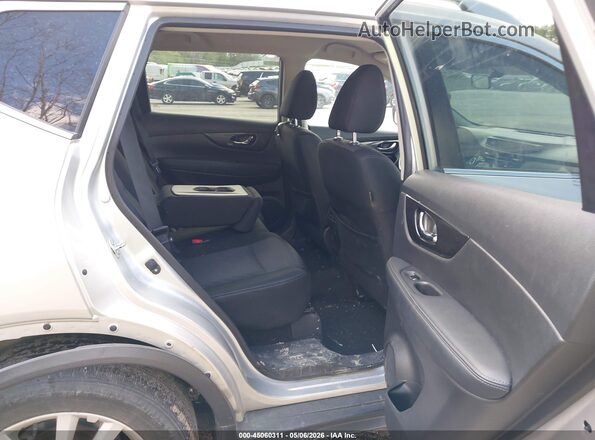 KNMAT2MV6HP601669 2017 NISSAN ROGUE Silver VIN sticker view