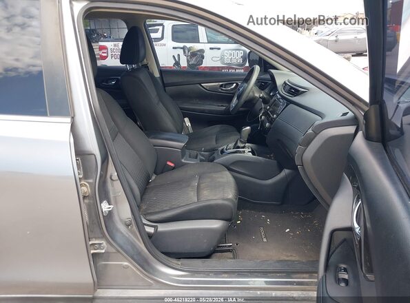 KNMAT2MV6JP506048 2018 NISSAN ROGUE Gray Vista interior delantera