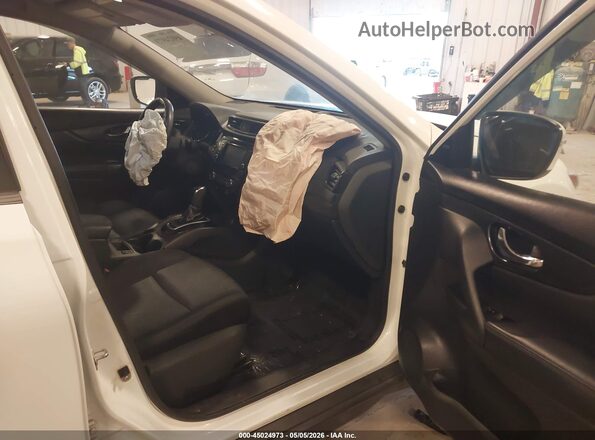 KNMAT2MV6JP525716 2018 NISSAN ROGUE White წინა სალონის ხედი