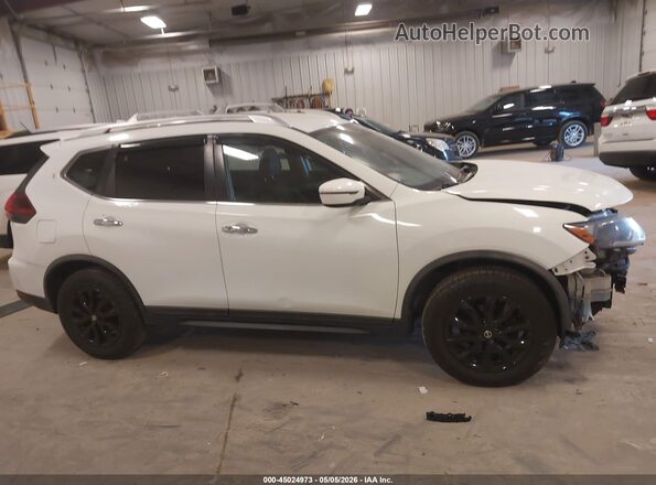 KNMAT2MV6JP525716 2018 NISSAN ROGUE White უკანა სალონის ხედი