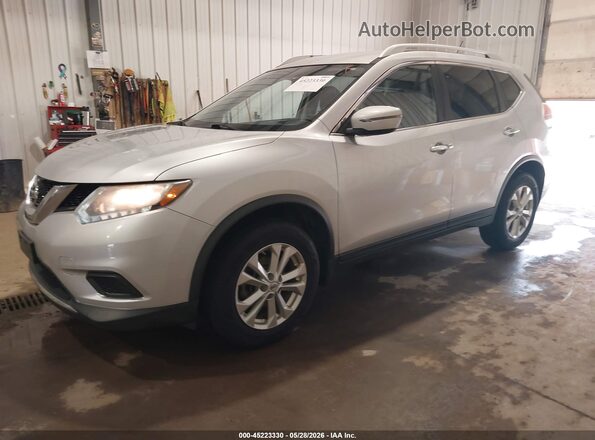KNMAT2MV7GP595993 2016 NISSAN ROGUE Серебряный Передняя левая четверть