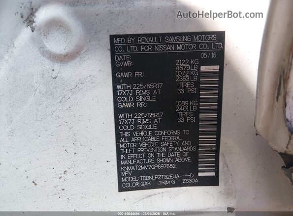 KNMAT2MV7GP697682 2016 NISSAN ROGUE White Widok komory silnika