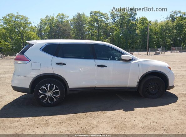 KNMAT2MV7GP697682 2016 NISSAN ROGUE White Widok wnętrza z tyłu