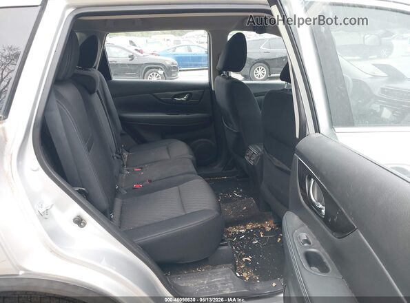 KNMAT2MV7HP545354 2017 NISSAN ROGUE Silver 