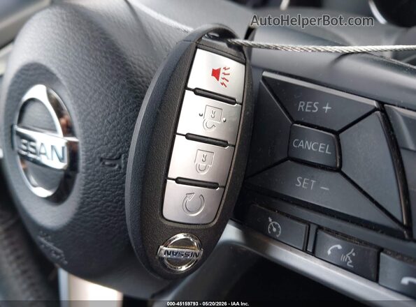 KNMAT2MV7HP605679 2017 NISSAN ROGUE Белый 