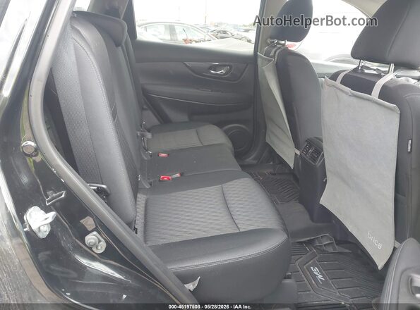KNMAT2MV7JP549782 2018 NISSAN ROGUE Black 