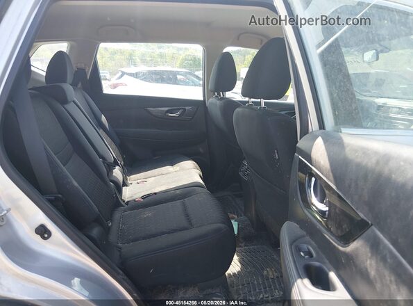 KNMAT2MV7JP574987 2018 NISSAN ROGUE Silver 