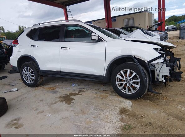 KNMAT2MV8HP503534 2017 NISSAN ROGUE White Вид задньої частини салону