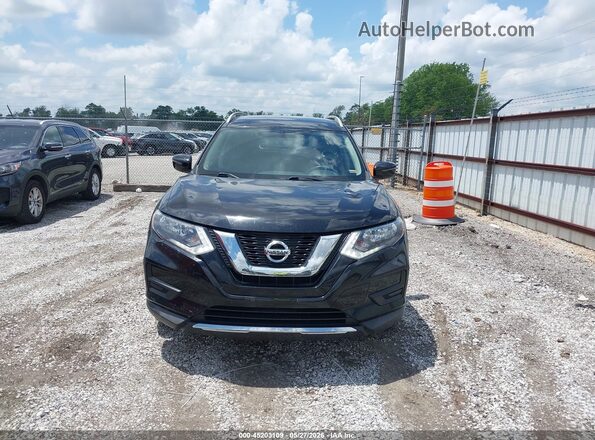 KNMAT2MV8HP557612 2017 NISSAN ROGUE Черный 