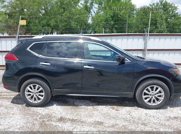 KNMAT2MV8HP557612 2017 NISSAN ROGUE Черный 