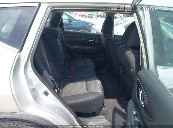 KNMAT2MV9JP550545 2018 NISSAN ROGUE Серебряный 