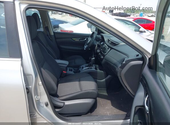KNMAT2MV9JP550545 2018 NISSAN ROGUE Серебряный 