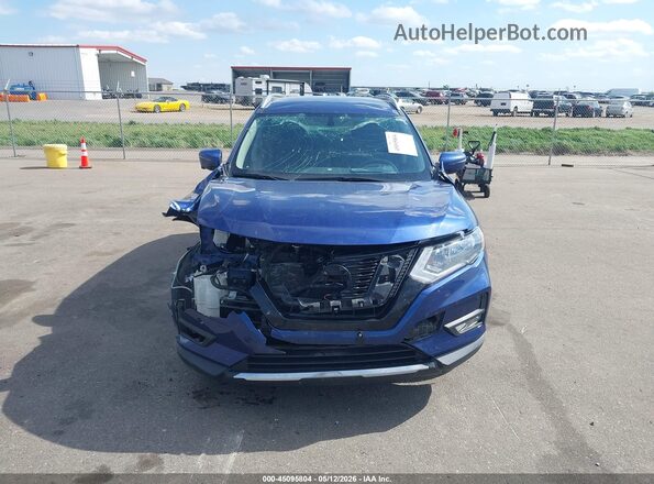 KNMAT2MV9JP568902 2018 NISSAN ROGUE Синий Вид задней части салона
