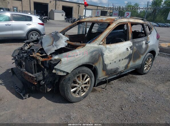 KNMAT2MV9JP581245 2018 NISSAN ROGUE Silver 