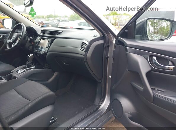 KNMAT2MVXHP540228 2017 NISSAN ROGUE Gray 