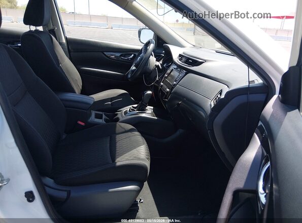 KNMAT2MVXJP525654 2018 NISSAN ROGUE White Vista interior delantera