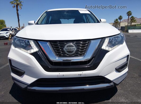 KNMAT2MVXJP525654 2018 NISSAN ROGUE White Vista del salpicadero