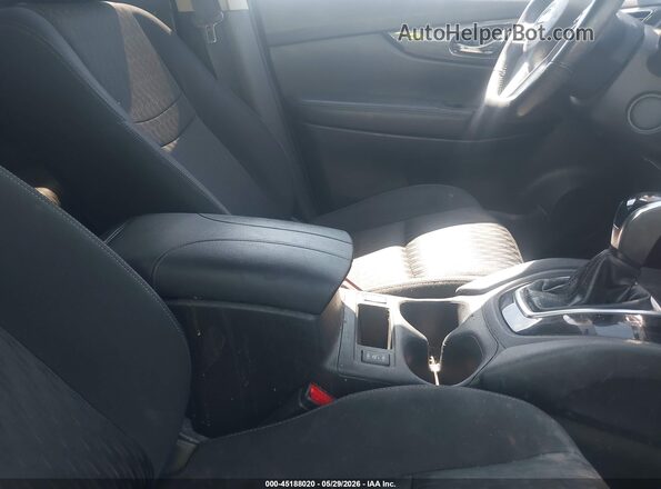 KNMAT2MVXJP599222 2018 NISSAN ROGUE Silver Սալոնի դիմացի տեսք