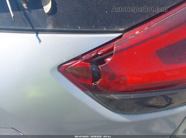 KNMAT2MVXJP599222 2018 NISSAN ROGUE Silver Դիմացի տեսք