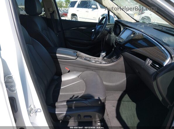 LRBFX1SA2JD024052 2018 BUICK ENVISION Белый Вид салона спереди