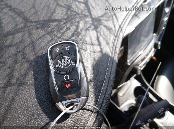 LRBFX1SA2JD024052 2018 BUICK ENVISION Белый Вид панели приборов
