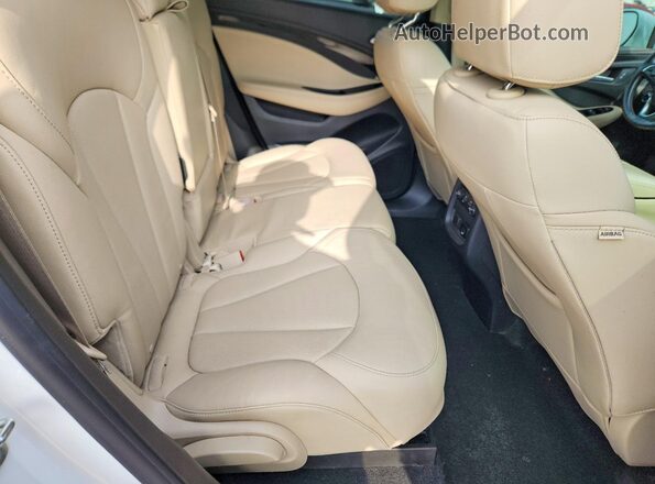 LRBFX1SA6JD010395 2018 BUICK ENVISION White Widok tylnych siedzeń