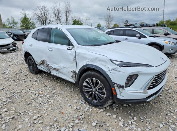 LRBFZKE45SD090618 2025 BUICK ENVISION White Przód prawy