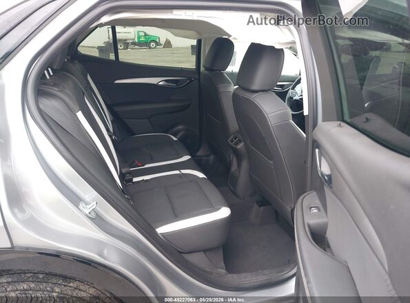 LRBFZLE46SD047704 2025 BUICK ENVISION Gray Vista de la etiqueta del VIN