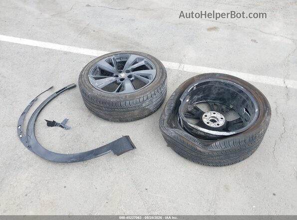 LRBFZLE46SD047704 2025 BUICK ENVISION Gray Vista del salpicadero