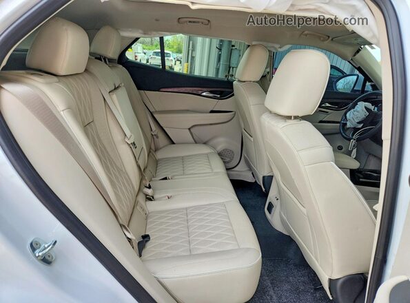 LRBFZSR47PD155678 2023 BUICK ENVISION White Вид задньої частини салону