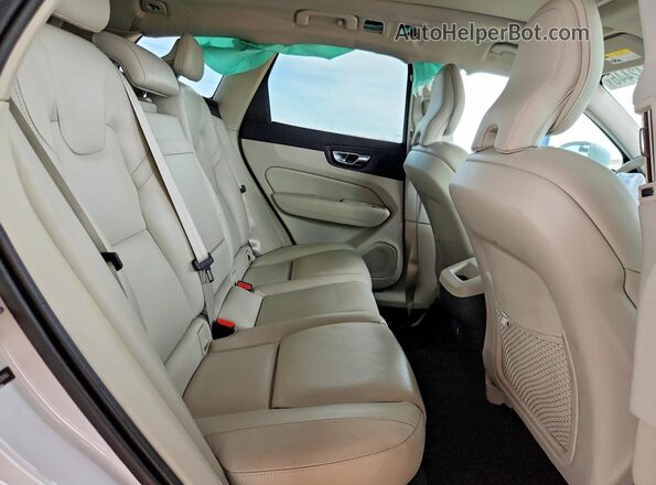 LYV102DK4KB250164 2019 VOLVO XC60 White 