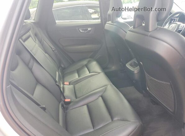 LYV102RK0JB077329 2018 VOLVO XC60 Silver 