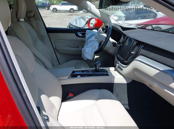 LYV102RK8JB121304 2018 VOLVO XC60 Red Vista interior delantera