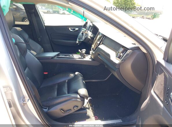 LYV102RL9KB321098 2019 VOLVO XC60 Silver Вид салону спереду